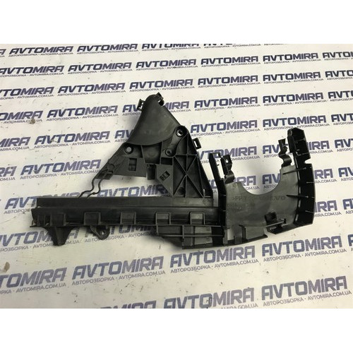 Кронштейн замка передней левой двери VOLVO V-50 2003-2012 30699109